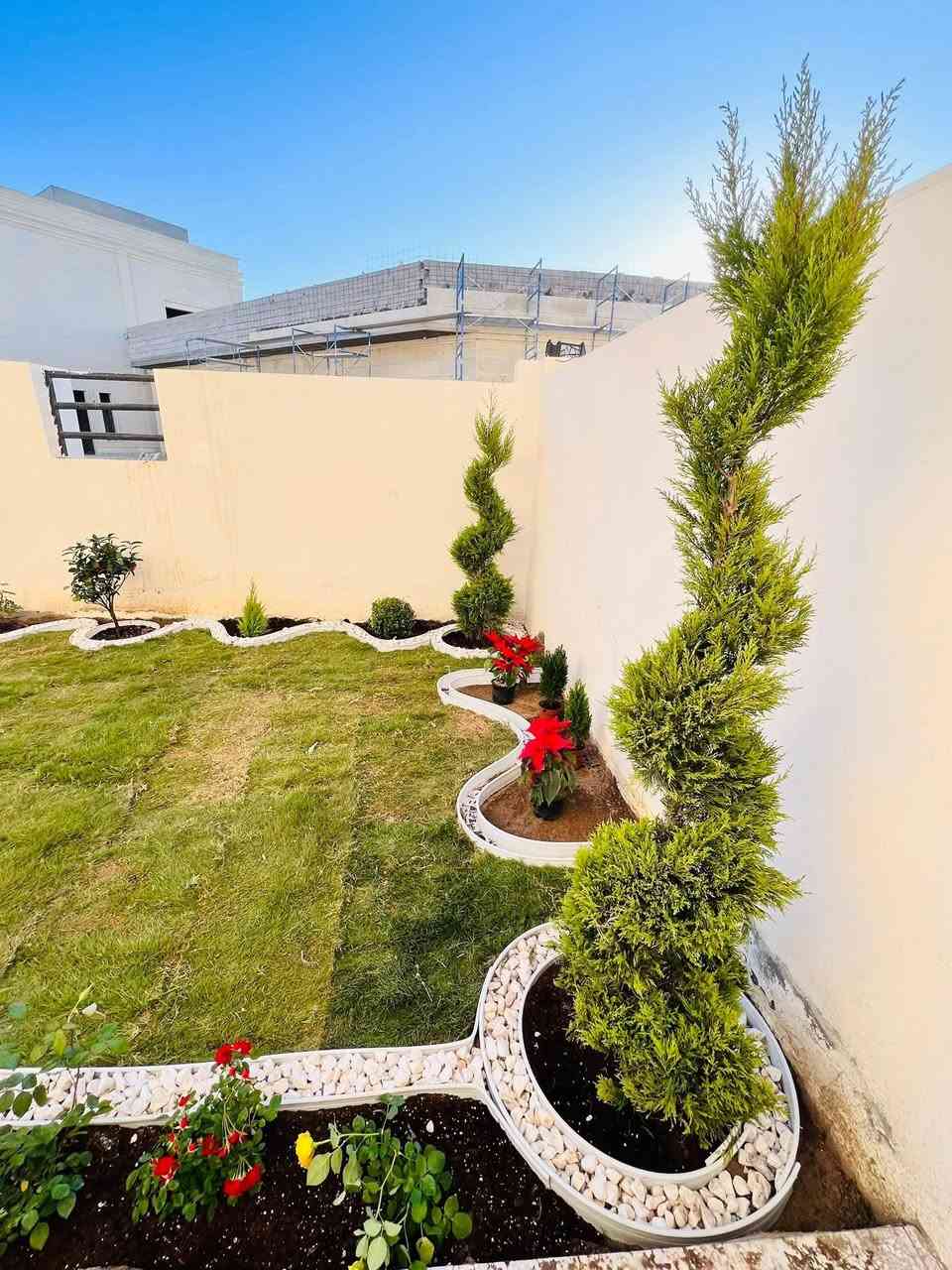 السلام عليكم رجعنا لكم معا كادر الاستاذ لعمل الحدائق والمقرنص
بنضام كرسته وعمل أو فقط عمل حسب الطلب 
تصميم . تنفيذ .اشراف.
***********

