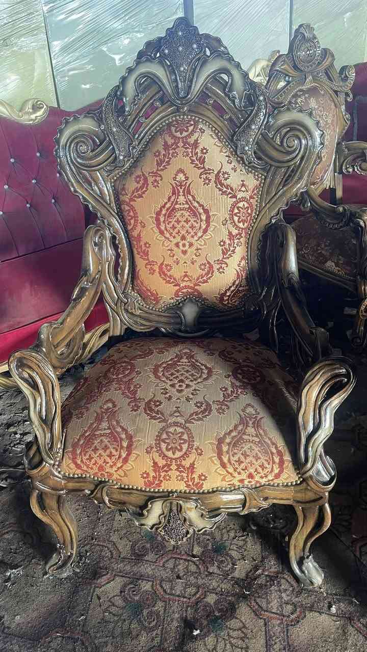 تخومه ملكيه للبيع 
١- ملكي خشب زان ذهبي عشر مقاعد ويا طبلات مرمر وسطيه كبيره وثنين صغار السعر ٨٥٠ الف دينار
٢- تخم ملكي خشب زان  جوزي ٩ مقاعد قنفتين واربع كراسي ويا طبلات كزاز ثلاثه السعر مليون و٢٠٠ الف دينار 
٣- تخم ملكي خشب زان عشر مقاعد بدون طبلات ب٧٥٠ الف دينار 
للاستفسار وتساب ***********
او اتصال ***********
