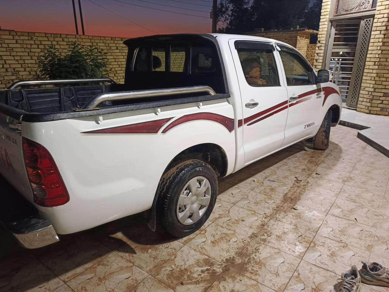 يا الله بسم الله الرحمن الرحيم
بيكم فلاونزه ٢٠٠٦
كفاله عامه 
مكينه  بلاديه 
لون ابيض 
خطه بلاديه سيف العرب 
رقم سماوه مشروع وطني مداور ثاني يوم 
سياره كامله للخير مانقصه برغي 
للتصال : ***********
 السعر :١٤٠ وبيه مجال لشراي
