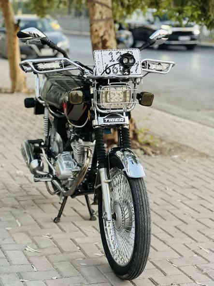 البيع تايكر ٢٠٢٠ شرط مامفتوح  موصل حي البلديات السعر    (. مليونين ) شرط التحويل ملاحضه  الخاص مغلق خبر علا خط***********
