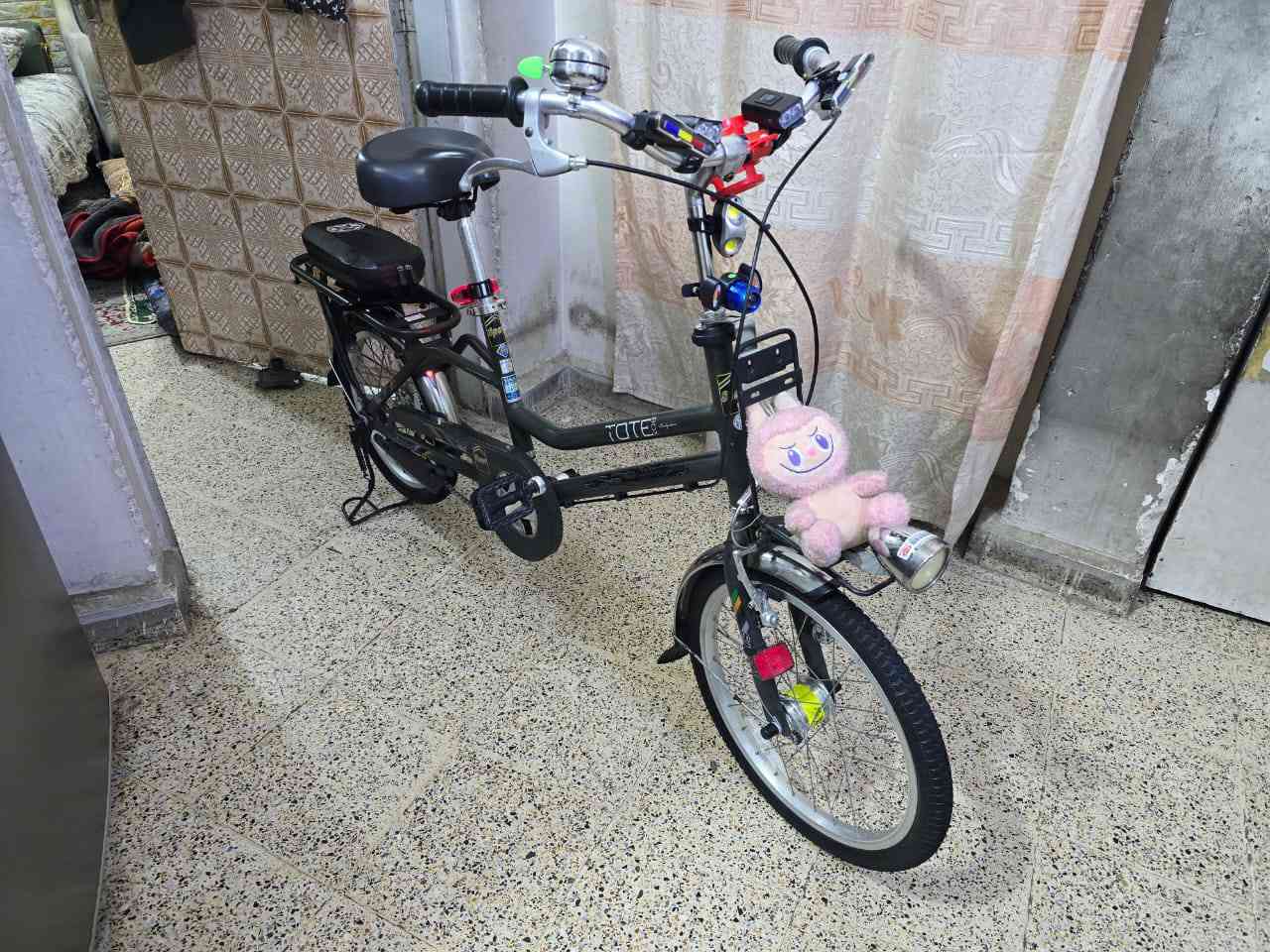 السلام عليكم بايسكل ياباني اصلي كلش جديد ابو الشه الطويلة استخدام قليل رقمي للتواصل ***********
