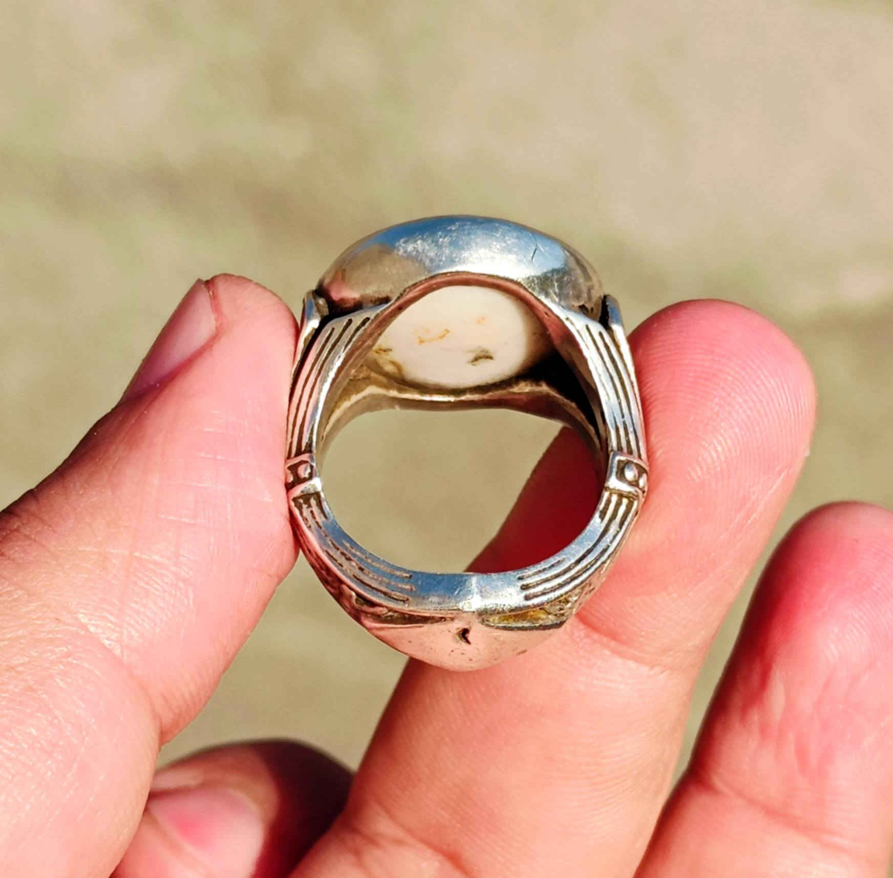 سلام عليــــــكم 🫷🏿👇👇

تحفه عالميه(جزعــــه بقرانيه قديم مشكول

صياغه يدويه ثگيله(سلجوقـــيه 25غرام) 
قيــــــاس الخاتم(22.. 23)

يوجد توصيل بدون مراوس او حجز مكاني سماوه سعـــره مع التوصيل(95)واتساب 
(***********)
