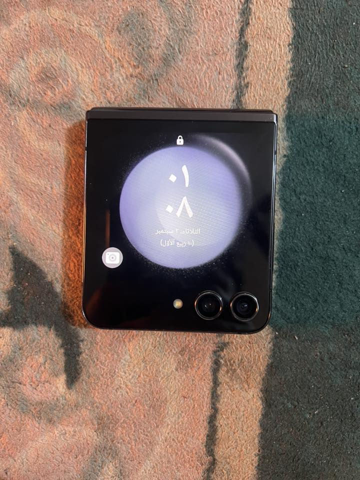 جالاكسي زد فليب 5
ذاكره 256 مكفول كله شغال بصمه الوجه بصمه اصبع 
دبل سيمكارت شرق اوسط السعر 275 بي مجال بسيط
مكاني بغداد   رقم ***********
