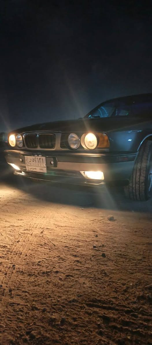 525 اصل بليته وباب
موديل ٩١
محرك مسكر ( جديد حاويه) 
كير عادي جديد جاترك
دبل ارباك
تخم تاير جديد 
تبريد شغال ( تدفئه ما تشتغل ما اعرف السبب) 
غرفه جديد جلد
رقم بغداد 
صاحبها بالكفل باقي يطلب عليها فلوس اسدده ويحول ماعنده اي مشكله 
عنوان السياره بغداد القادسية 
السعر ٥٠ قفففففل 
بيها ملاحظات بسيطه ما يكلفن ورقه
***********
