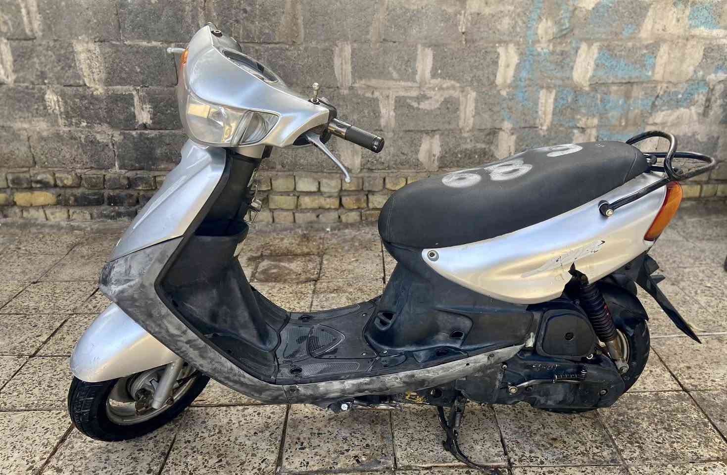 ماكس قچمة للبيع الدرجة رمبة برغي ما مفتوح منها كلها شغالة نقصهة بس اشارة يسرة
السعر 350 
***********
