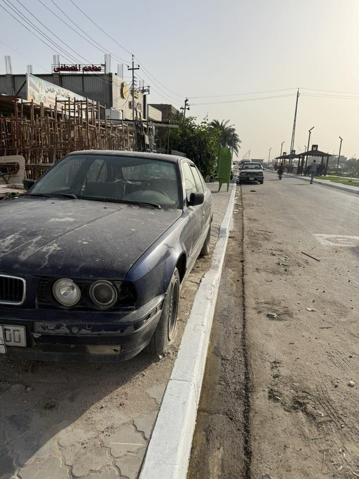 السلا عليكم اخوان 
Bmw525 مفتوح كير اوتو جنت جاي اعمر بيهة وصار عندي ضرف 
السياره بجم كامل جديد مداكر ولايتات وسمجه بجم عريض  ومنضومه تبريد المكينه جديده من الراديتر والجوينات والمروحه والحداديه كلهة جديده من الطول للطول ومنضومه تبريد جديده كمبريسر والشبجه والدكتات السياره كهربائياتهة كلهة شغاله  غرفتهة كلهة مفتوحه وموجده ومدوشمه نقص السياره مكينه وصبغ ملكوطات الخياسات والرصعات الخفيفه كفاله من الضربه والكصه سياره مال تعمير بديهة يخبل مكاني الزبير وسعرهة 37$
***********
@الكل
