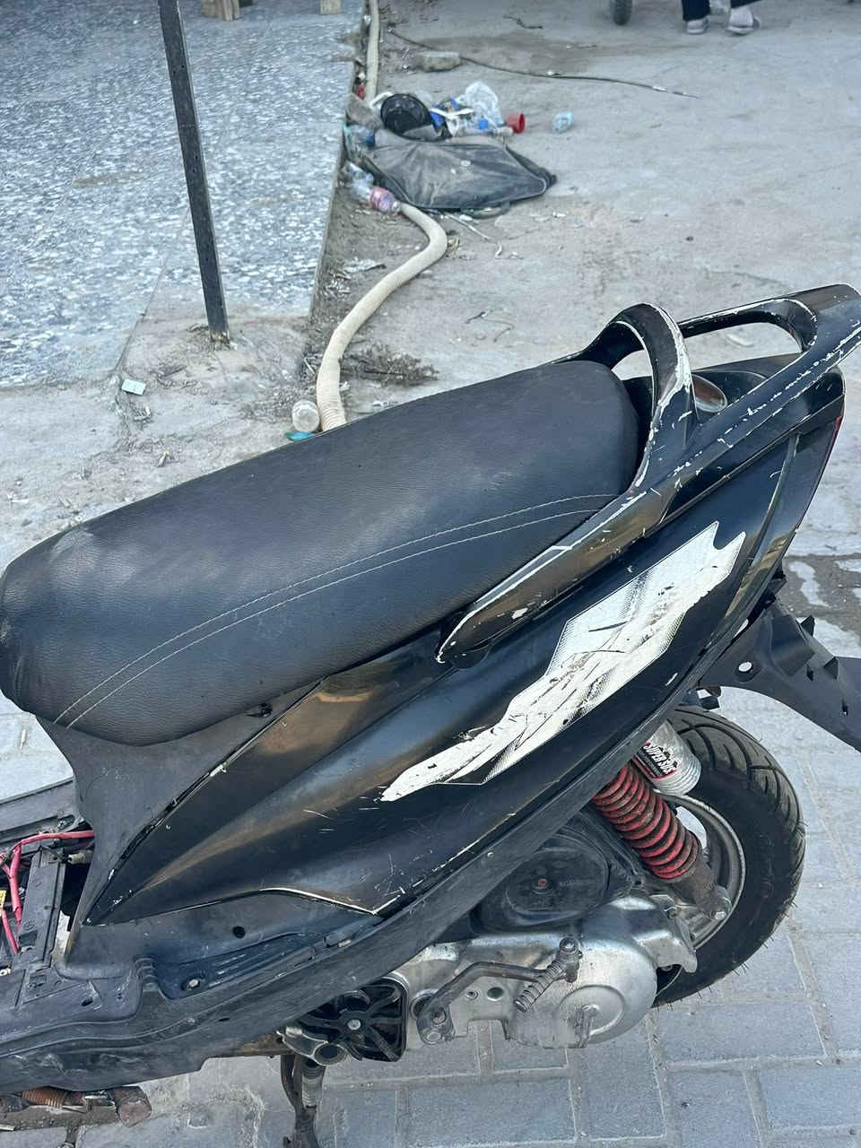 السلام عليكم ماكس 140للبيع نكره سلف وهندر بيهه نواقص بسيطه بل سوادات سعر 250وبيهه مجال للشراي العنوان البياع رقم ***********
