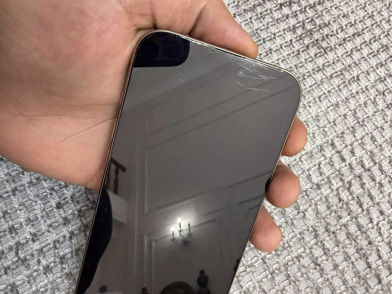 ايفون 16 برو ماكس 256 B91% السعر 1150 عربي
نظيف فقط بي شخوط بالشاشة وما تبين اذا تخلي لزكة شاشة 
فقط جهاز بدون ملحقات 
*********** واتساب
بغداد يتوفر توصيل
