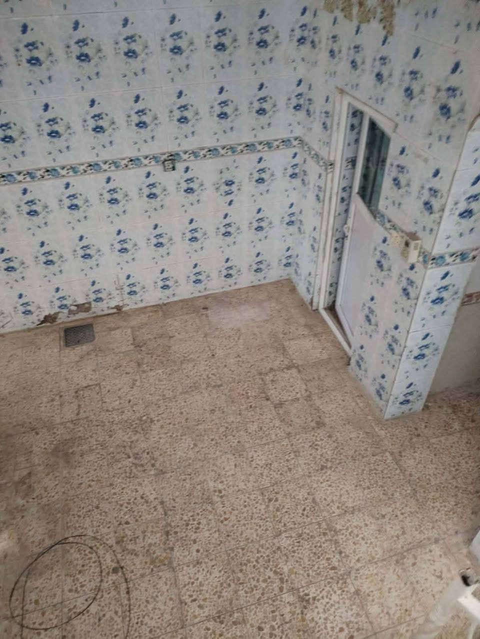 44
بيت للايجار  (100 متر) حي الوفاء قرب مجسرات الزهراء 
سعر الايجار 300 الف  
يحتوي على طابق واحد 
غرفه  مطبخ   صاله  استقبال 
ـــــــــــــــــــــــــــــــــــــــــــــــــــــــ 
دار بنضافه 70بال،100


**إذا كنت صاحب هذا الإعلان وتريد حذفه لأي سبب، رجاءا أرسل رسالة إلى الدعم الفني**