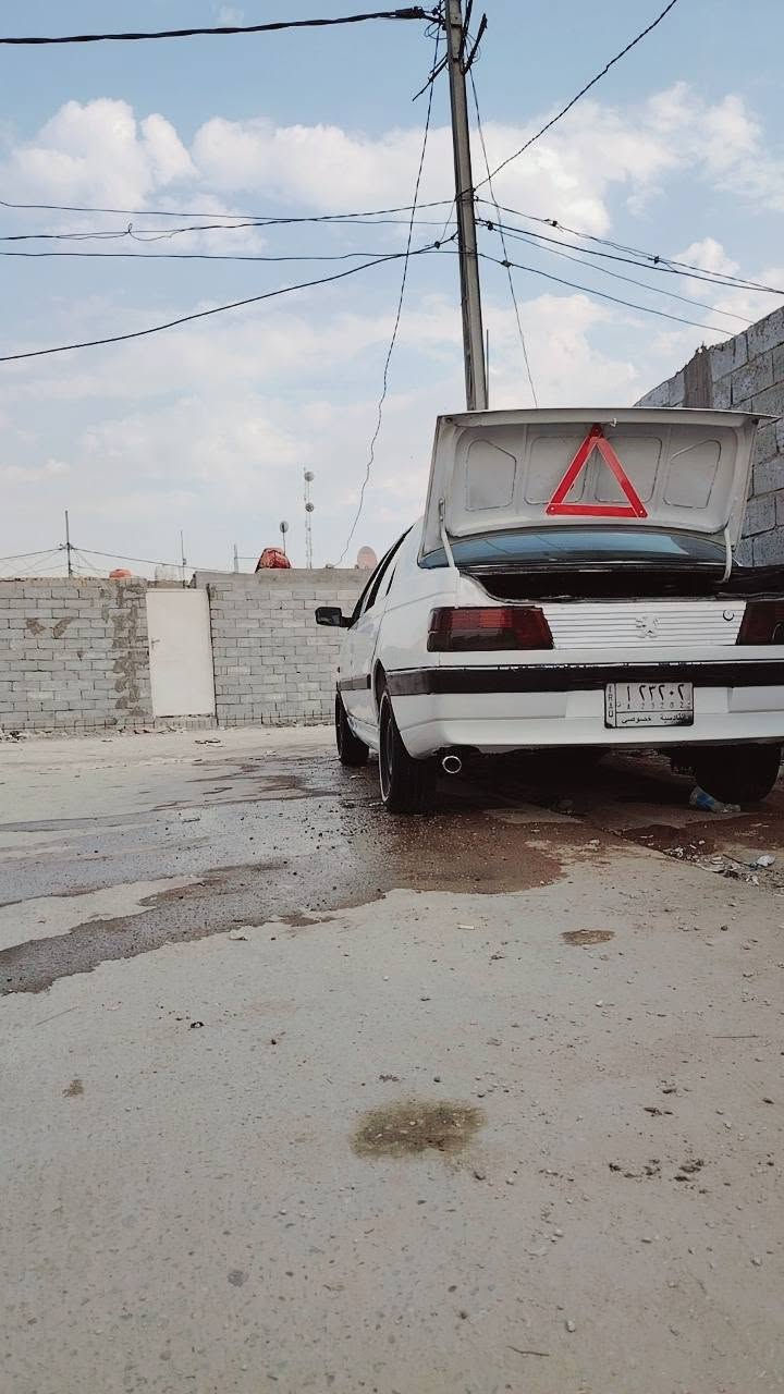 سلام عليكم بيجو روئ موديل ١٠ سياره جاهزه وباسمي ومشروع وطني سياره نقصها تبريد مكانها ديوانيه كير ومكينه كفاله سعرها ١٩ وبيها مجال بصيط ***********
