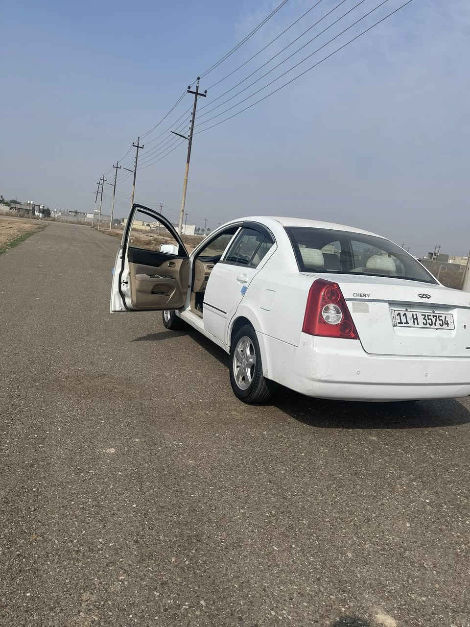 سلام عليكم سيارة شيري أم فايف سيارة جديدة مكفولي من ضربةول صبغ تبريد ثلج تدفئة شغال مكينة كير خير من لله سيارة بيها جبنة مال مكينة كايمة فقط موديل 2009 مكان دورة هور رجب ***********
