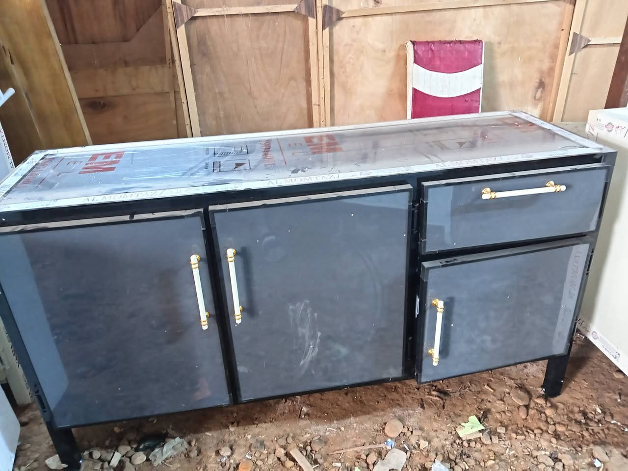 سلام عليكم كاونترات جدد للبيع واكو مراوس مع دفع الفرق العنوان كاطون رازي مزاد الريان  الاستفسار اكثر واتس اب ***********
