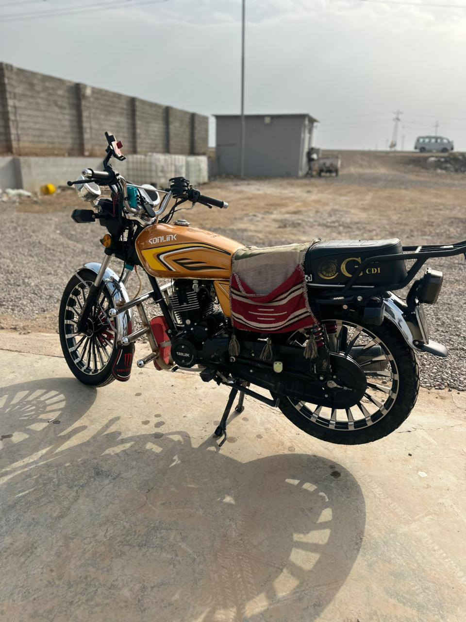 سيفان كامله اي نقص مابيها صارلها ٥ اشهر نزلت للشارع مكينه مكفوله مكانها ديالى الخالص
سعر ٧٥٠ وبيها مجال حك الجيه رقم صاحبها ***********
