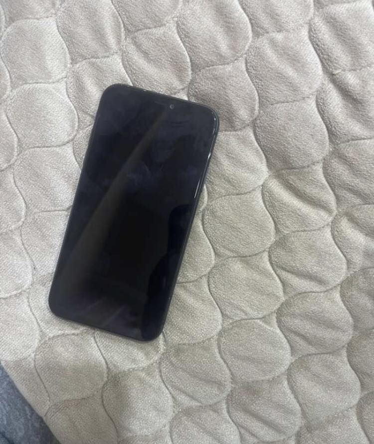 سلام عليكم 
اخون ايفون 11  ذاكرة 256  كلشي شغال بي 

بس قافل ايكلود سعر 80  ما بي كلش مشتري قبل 550 الف خسارة هواي


**إذا كنت صاحب هذا الإعلان وتريد حذفه لأي سبب، رجاءا أرسل رسالة إلى الدعم الفني**