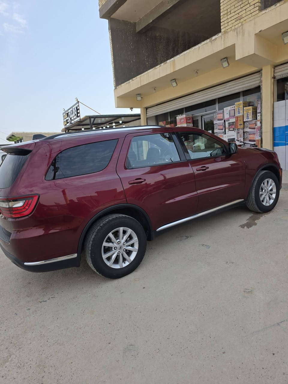 السلام عليكم
دورنكو 2023 وارد امريكي سبعه راكب صور الحادث بلمنشور الجاملغ مصبوغ  السعر 275 وبيه مجال 
للستفسار ***********
