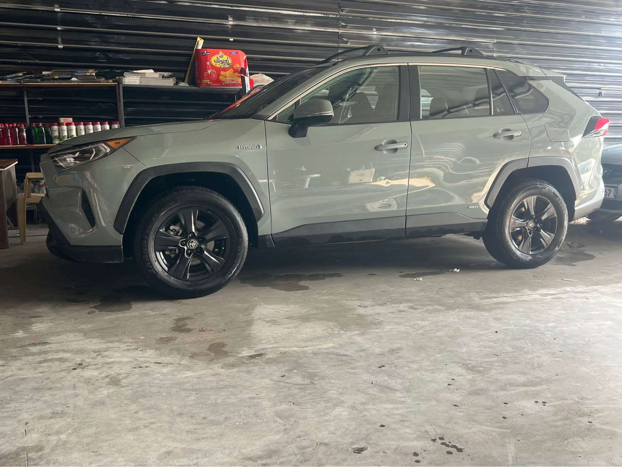 سلام عليكم
تيوتا راف 4  هايبرد موديل 2021 لون مميز ماشيه 67000 كيلو متر وارد امريكي داخله بدون حادث هنا صار بيها حادث جاملغ خلفي انصبغ و بابين وجاملغ امامي و بنيد تبدلن ونصبغن يعني 5 قطع  بدون دواخل الصبغ بيها تصليح بل شاصي الايمن تصليح مو كص والسونار مرفق بل منشور السعر 175 بسعر سبورتج العنوان بغداد حي الجامعه *********** 
الي ميعجبه المنشور يصلي على النبي بغداد, العراق
