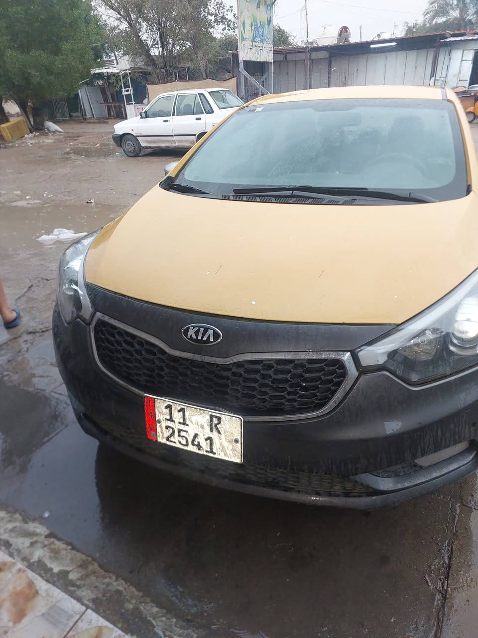 السلام عليكم اخوان  فورتي ٢٠١٥  مكان السيارة الكاظمية جكوك *********** واذا احد عندة مراوس بكية حمل عموشة  السعر ١١٥ التفاصيل داخل المقطع
