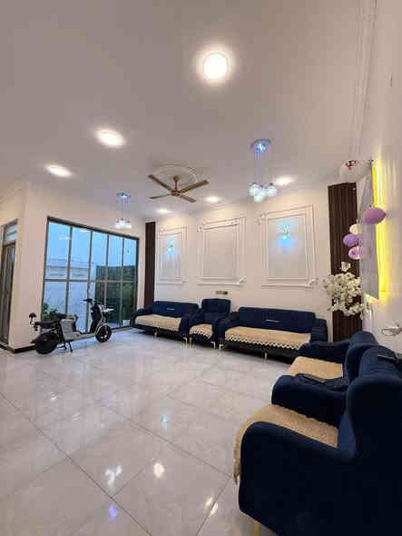 سلام عليكم ⁉️👋 

#دار سكن للبيع بناء حديث   و شغل درجه أولى 

#المساحه 290 متر
 البيت ينباع معه لأثاث فقط غرف النوم ٣

طابو صرف زراعي بأسم عراقي سند 25 راعي لارض موجود نفس المنطقه 

#يحتوي البيت على ثلاث 3️⃣ غرف نوم 
#و ديوان 
#و مطبخ حار و بارد 
و مناور 
و صحيات داخلي و خارجي و حديقه 
و البيت يحتوي على شلال مرتب داخلي 
و كراج سياره 

للعلم البيت على شارع تبليط 10 متر 

#العنوان ابي الخصيب منطقه كوت الحمداني 

السعر 150 و بي مجال معه لأثاث 
للاستفسار اتصل  *********** البصرة
