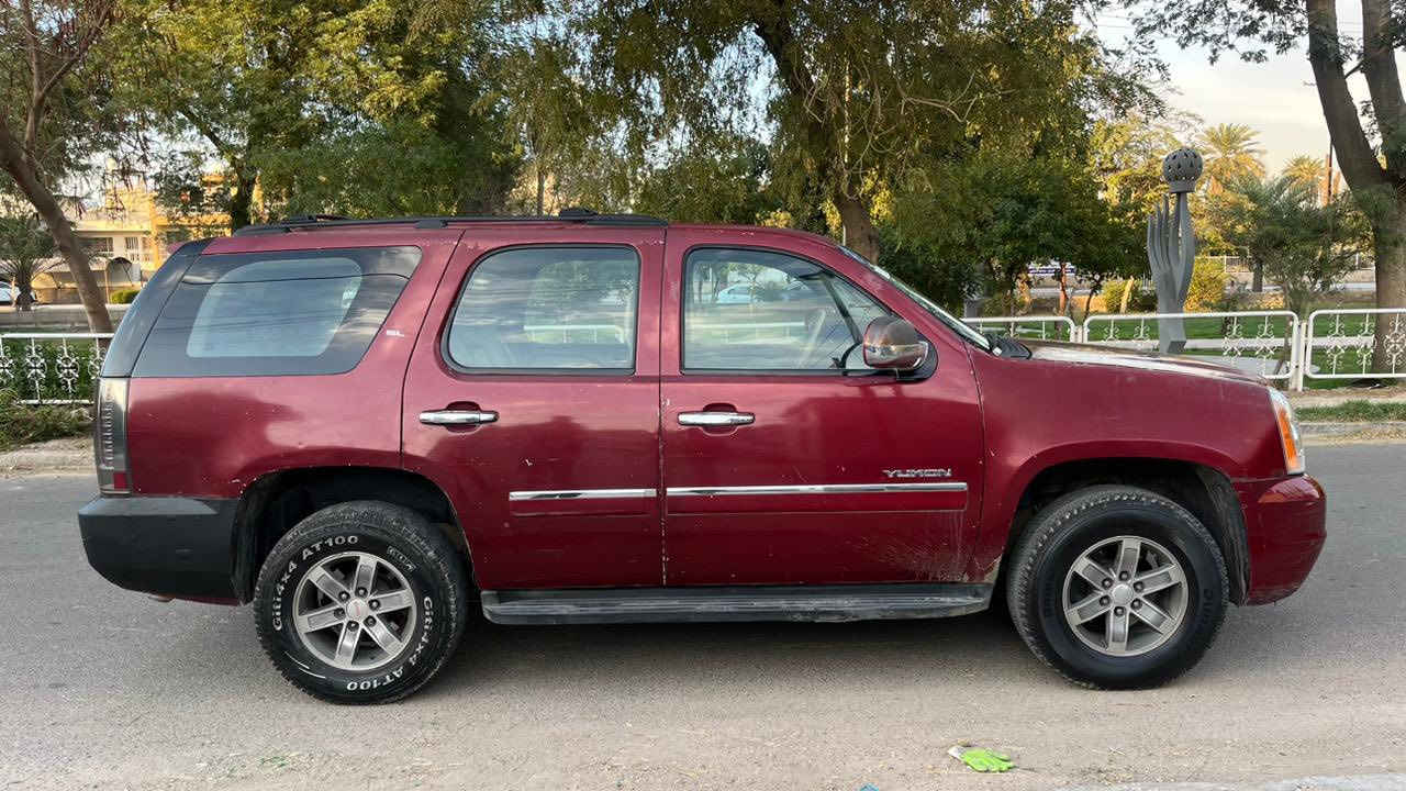 سلام عليكم جمسي يوكن بتره slt للبيع موديل 2008 سياره خليجيه بدون حادث بيه طخات واثار جراد سياره نضيفه مكينه كير مكفولات السعر 135 العنوان بغداد الكراده رقم الهاتف ***********
