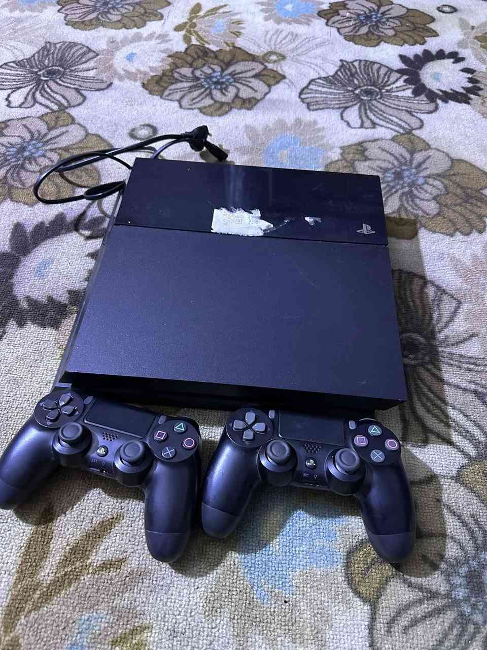 مره خصت الادمن للبيع بلايستيشن 4 نظيف جداً ويا كل أغراضه الأصلية 🎮مهكر ب 6لعبات
• الجهاز شغال ممتاز وما بي أي مشكلة

 • نظيف جداً واستعمال خفيف

 • وياه يد تحكم أصلية

 • وياه جميع الأسلاك

 • جاهز للفحص والتجربة

 • السبب: ما دا أستخدمه.مكاني بغداد الشعب 

السعر 275مجال حك الجيه


**إذا كنت صاحب هذا الإعلان وتريد حذفه لأي سبب، رجاءا أرسل رسالة إلى الدعم الفني**