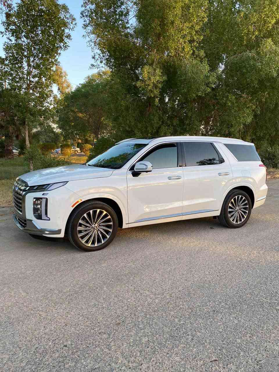 السلام عليكم للبيع هونداي بلسايد 2024 
فئة الكولكراف فول اعلى المواصفات 
خمس كامرات كشنات تدفئة تبريد مساج 
تتقدم وترجع بلبصمة وهواي مواصفات بيهة 
حادث السيارة فقط بنيد ودعاميه مبدلات 
نفس اللون السيارة بدون صبغ بدون اي دواخل 
ماشية 3000 كيلو متر زيرو السيارة بدون رقم 
اني المستورد مكاني بابل المسيب 
للاستفسار ***********
