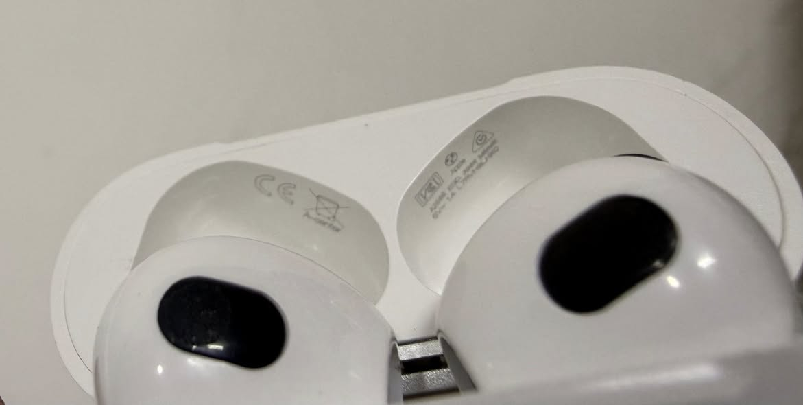 Air pods 3
اصلي امريكي حاويات 
النظافة 100% 
سيريل بموقع ابل ، شركة مصنعه ابل 
عزل صوت صوت قوي جدا 
سعر 30 ويا توصيل 
للحجز وتساب ***********
