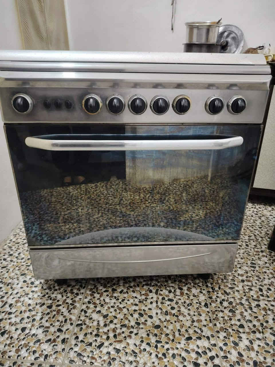 طباخ للبيع نضيف حيل مثل ما واضح بل صوره السعر 150الف وبي مجال بل موصل


**إذا كنت صاحب هذا الإعلان وتريد حذفه لأي سبب، رجاءا أرسل رسالة إلى الدعم الفني**