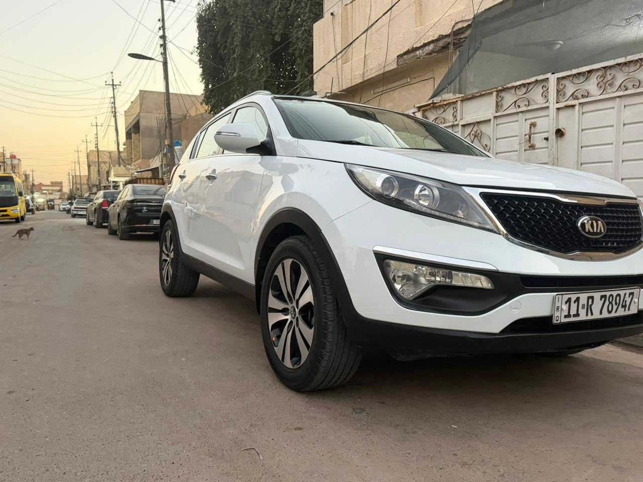 السلام عليكم كيا سبورتج 2014 مكفوله خليجي سياره جديده كلش بيه طخه بسيطه مبينه بصوره ع وضعه ممصلحه / رقم بغدا هزه وفحص ورقم وسنويه كله جديد مواصفات / مكينه 2000 دوش / مرايت شفط/ يده نيكل/ شاشه تاب / كامره خلفيه/ ويل كب فراشه / ماشيه 159 كيلو / مكاني بغداد الامين السع. 153 وبيه مجال  0771 003 1938
