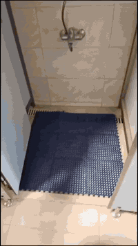 تجهيز ارضيات مطاط لمسابح الجامعات ارضيات مضاده للانزلاق قطع ابعاد٣٠سم ...