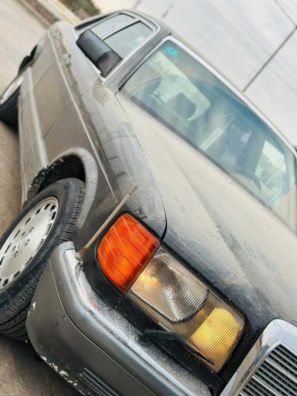 مارسيدس للبيع موديل ٨٧ مكينه ٣٠٠ بلاد تخم تاير وحداديه جدد تبريد ثلج داخل جلد اسود كهربائي اريل كهربائي رقم الماني السنويه لنهاية ٢٠٢٨السياره جاهزه من كل شي السعر ٦٨ ورقه. بيه مجال قليل مكان ميسان مكلف بل النشر ***********
