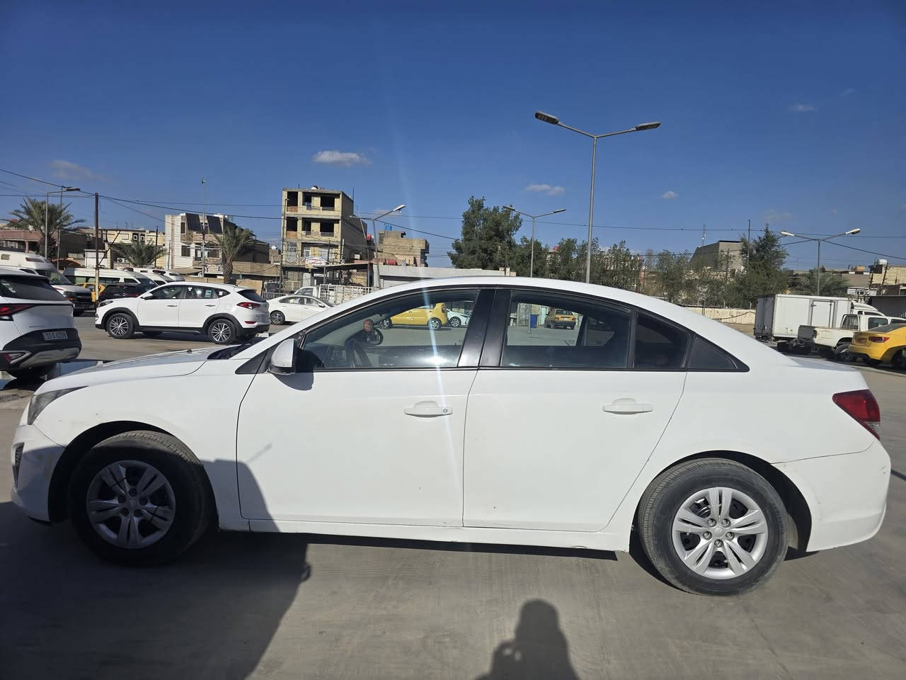 يا الله السلام عليكم
شوفرليت كروز موديل 2013  مكينة 1800 المرغوب وارد امريكي رقم سليمانية ب اسمي تحويل ثاني يوم
السيارة ماشية 100 ميل
مكينة جديدة وكير جديد علة 24 حباية
تبريد وتدفئة تجرش بلصيف تحتر بلشتاء
شاشة نظام اندرويد 
كامرة دوارة
4 جام اوتو
المري كهربائي
تحكم ستيرن جهة وحدة
تايرات زوج امامي جدد 
صدرهة كامل نقصة قاعدة دبل وحدة وشمعات
السيارة ضربتهة جاملغ عكس السايق مصلح نفسة ومصبوغ وبارد علة كد شبر بين البابتين جهة السايق
بقية السيارة خير من الله كاملة مكملة علة 24 حباية  تشغل وتطلع  مكاني بغداد / الشعب
السعر 82 ورقة وبيهة مجال بسيط حك الجية  
***********
واسف عل اطالة❤️
