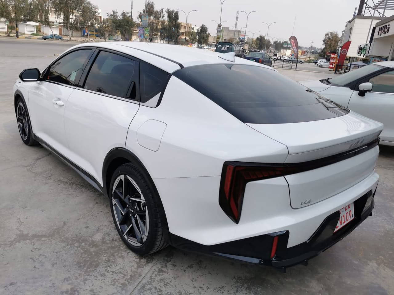 كيا K4 GT line موديل ٢٠٢٥
سياره زيرو على وضع شركه ماشي 3000 mil زيرو
محرك ٢٠ دوش
بصمه ابواب بصمه تشغيل 
تشغيل عن بعد  
كشنات جلد لونين وتدفئه كشنات 
شاشه متصل و ابل كار بلي واندرويد اوتو 
كامره دواره 
صندوق ذكي 
رادار امامي خلفي جانبي 
تحديد مسار قياده اليه 
كروز سرعه تفاعلي 
هاند بريك بصمه 
اوتو هولد
لون سياره ابيض 
شحن وايرليس
بقيه موصفات معروفه 
سياره جديده ماناقصها اي شي 
💥الضرر سياره شويه بوند صبغ مع نص جاملغ سكن دعاميه قدام بدون صبغ نفسه
بدووون دواخل 
رقم شاصي 3KPFW4DE6SE146239
سياره كاتي يترقم شمالي 
مكان سياره موصل المعارض 
السعر وتفاصيل دز خاص وتدلل 
 اتصال 
0️⃣7️⃣7️⃣3️⃣8️⃣4️⃣9️⃣6️⃣1️⃣2️⃣8️⃣ موصل, نينوى
