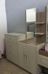 غرفه كنتور ٨ ابواب وميز تواليت  وابو مجراير  وكومدي ٢  وطابوريه  ومراي...