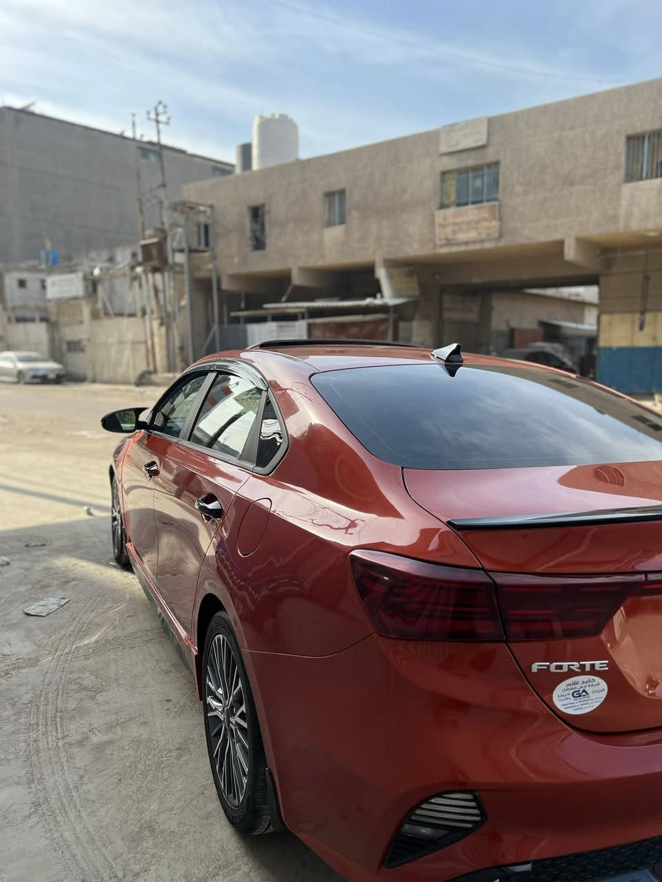 السلام عليكم
فورتي جي تي لاين موديل 2023 
رقم بغداد مميز بأسمي تحويل ثاني يوم هزه جديده ارقام جديده
لون مميز مشمشي 
حادث سطحي بيها قطع صبغ فقط بدون دواخل لغود شواصي كلها مكفوله وسليمه
فول فول مواصفات 
فتحة سقف 
كشنات حضن بصمة الجي تي لاين ع الكشنات 
بگلايت لد 
درگه D بطابع رياضي 
سبايدر بلادي 
رادارات امامي وجانبي 
بصمة ابواب 
شاشه حجم كبير 
ثلاث وضعيات قياده 
النورمال.والسمارت .والسبورت 
 ومعروفه مواصفات الجي تي لاين 
مكينه 2000دوش المرغوب 
للأستفسار الاتصال ع الرقم
***********
