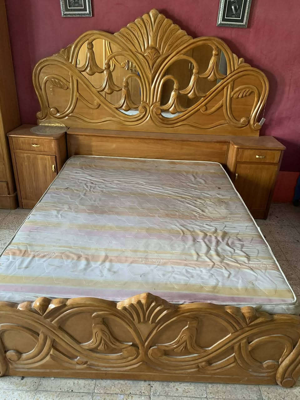 البيع غرفه نوم صاج اصلي باب اول تجي وتشوفه بعينك سعر خاص مراسله عله صفحه لو عله رقم***********
