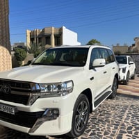 لاندكروز • ٢٠١٧ • محرك 8