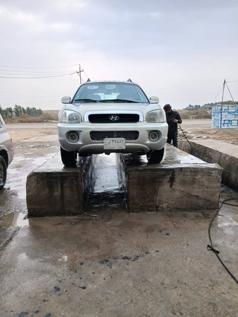 السلام عليكم سنتافي موديل 2001 السيارة كير محرك تبريد كلة مكفول 6 سلندر محرك 2700  خمسة راكب رقمي ***********
