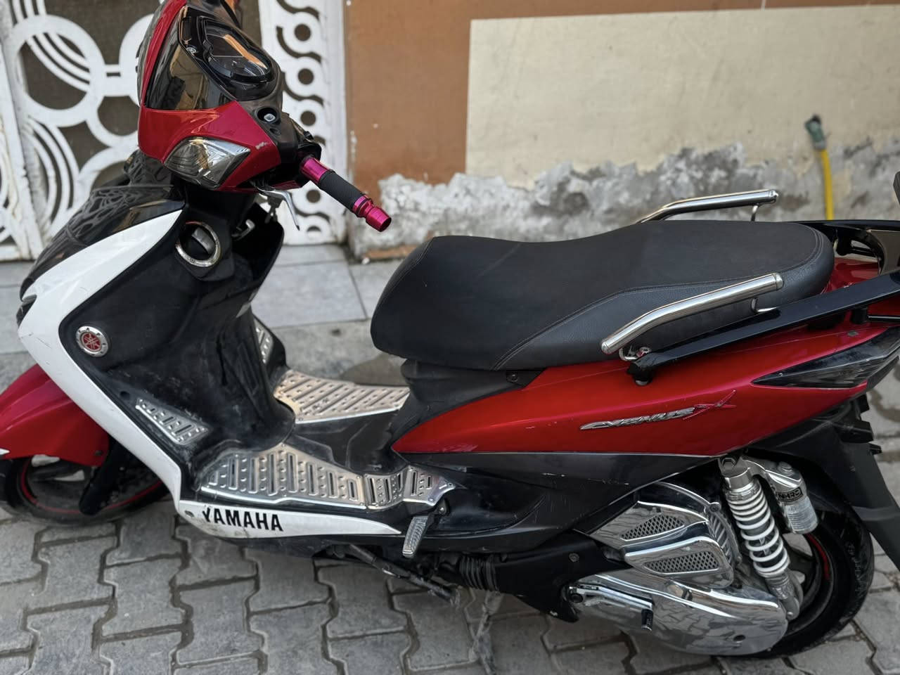 السلام عليكم دراجه سكنس لد مزود تزويد خارجي ماشيه ٣٨الف دراجه نضيفه  وشلعه ومعدل مكينه كفاله عامه 
 سعره مليون و٨٠٠وبيه مجال للطيبين
مكاني بغداد الحريه 
الي يحب يتواصل***********
