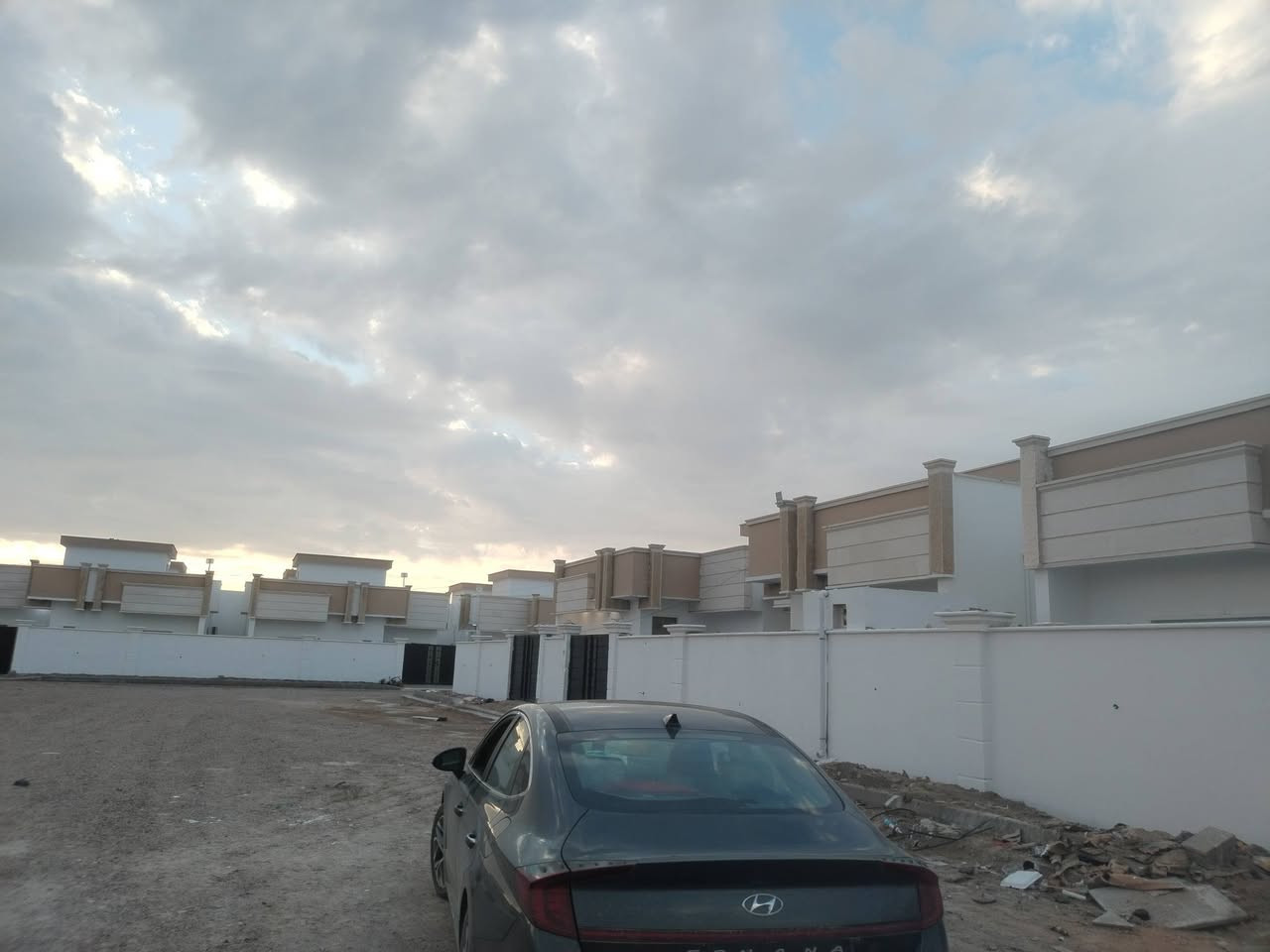 بيت للايجار في مجمع المستقبل غرفتين نوم وصاله ديوانيه  بيت ممسكون التواصل وتساب ***********
