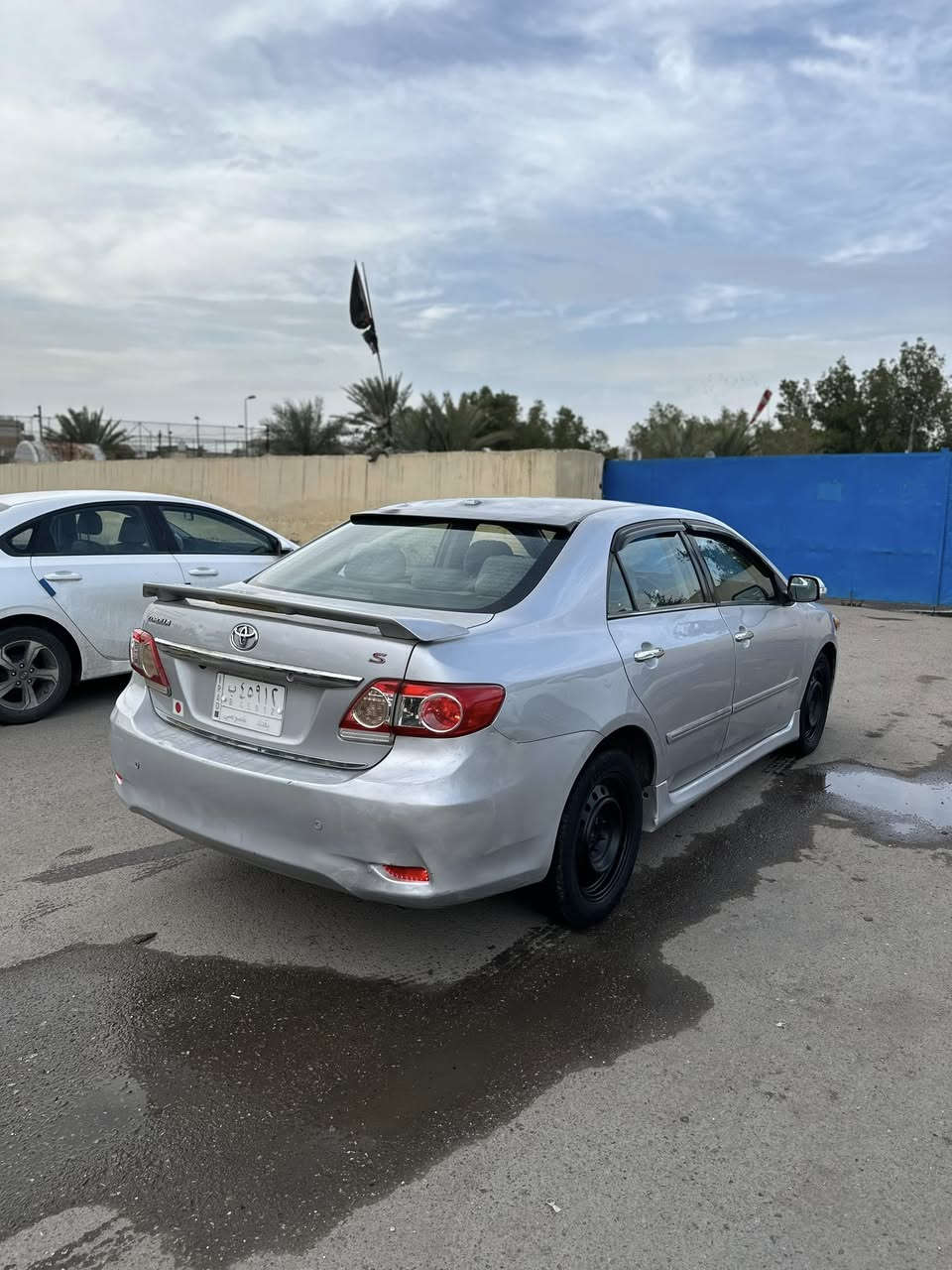 سلام عليكم كورلا 2009 سياره كلش نضيفه وبلاديه 
على وضع الشركه بيها كم قطعه جارده 
كير مكينه صدر تبريد تخم تاير كله جديد 
مكان السياره بغداد البنوك سعر السياره 98 
***********
