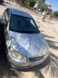 هونداي النترة افانتي ماشيه ٩١ 2009  السيارة مكفولة ماعدة شوية تكشير با...