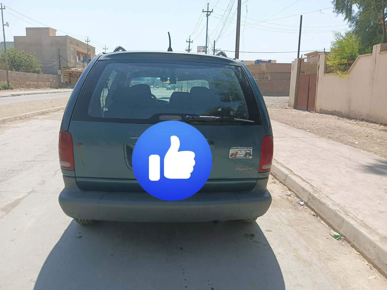 سلام عليكم 
سيارة دوج للبيع موديل 2000
كير ومحرك 3300دوج كير كهربائي شرط محرك وكير كابون بانزين بيها ورقم مسطره نينوى بسمي تحويل مباشر هزه جديده 
كهربئيات شغاله شاشه وسستم سماعات كامله توايرها انضاف سعرها 42بيها مجال  مكان السياره موصل الايسر استفسار اكثر اتصال ع رقم *********** بيها واتساب هم
