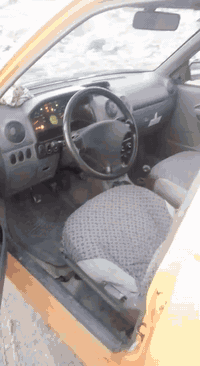 سلام عليكم سايبه للبيع موديل ٢٠١٧ محرك وكير مكفولات سنويه ٢٧ مصفره هيه وقرامات تحويل ثاني يوم مكاني البصره انه مكلف بنشر هاذ رقم راعيه ***********
