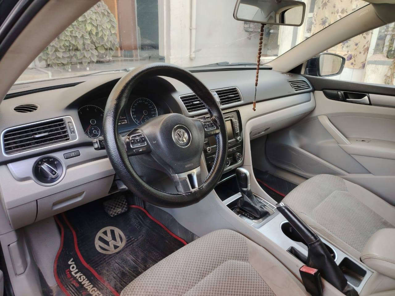 باسات خليجي 5 سلندر 2016 نيلي اللون داخل لونين  خمس مواصفات مابيها لا حادث ولا صبغ بس تعديل بارد هلال خلفي وكم رصعة حالوب واضحه ماشية 100 ميل باسمي صارلها اربع غيرسنوات يمي
السعر 155
***********
