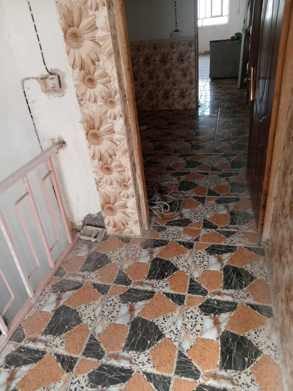 #يعلن مكتب [[ #أضواءالمدينه]] للعقار
بيت  للايجار 

♤♤♤♤♤♤♤♤♤♤♤♤♤♤♤♤♤♤♤♤

الموقع//#حله المهندسين قرب الجامع زين العابدين

♤♤♤♤♤♤♤♤♤♤♤♤♤♤♤♤♤♤♤♤♤

يتكون //٣ غرفه نوم /صاله /هول  /مطبخ /مجمع صحيات 

■■■■■■■■■■■■■■■■■■■■

السعر /٣٥٠ وبي مجال

■■■■■■■■■■■■■■■■■■■■

#للاستفسار// مراجعة مكتب أضواء المدينه 

#الكائن//حله شارع ٨٠ مقابل أسماك الشجيري 

☆☆☆☆☆☆☆☆☆☆☆☆☆☆☆☆☆

#اواتصال على الأرقام التاليه 

{{***********}} رياض الخفاجي 

{{***********}} سيد حسين احمد
