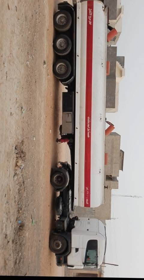 السلام عليكم
للبيع موديل 1999 بم ونوزل 
سياره جاهزه للعمل 
وحاليا تشتغل على محور كربلاء 
السيارة غير معتمده 
السعر 180$ وبيها مجال 
لاستفسار لاتصال *********** مكاني كربلاء
