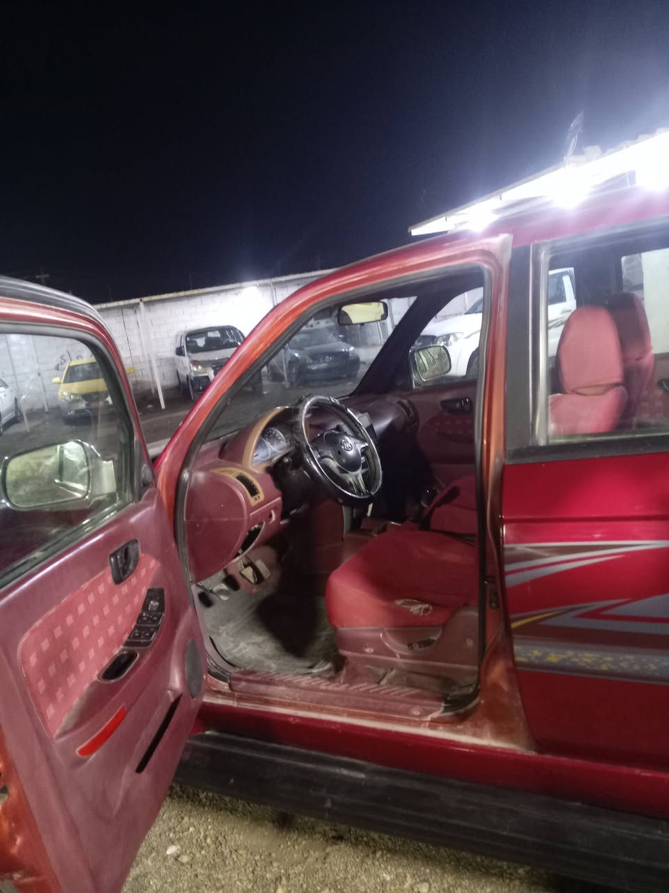 سياره بي كب 
موديل ٢٠١٣
صيني كير ومحرك تيوتا ياباني
سياره مصبوغه حزام جماليه
.. بيع او مراوس حسب #القناعة
لطلب والاستفسار التواصل على الرقم ***********
معرض العز لتجاره السيارات
