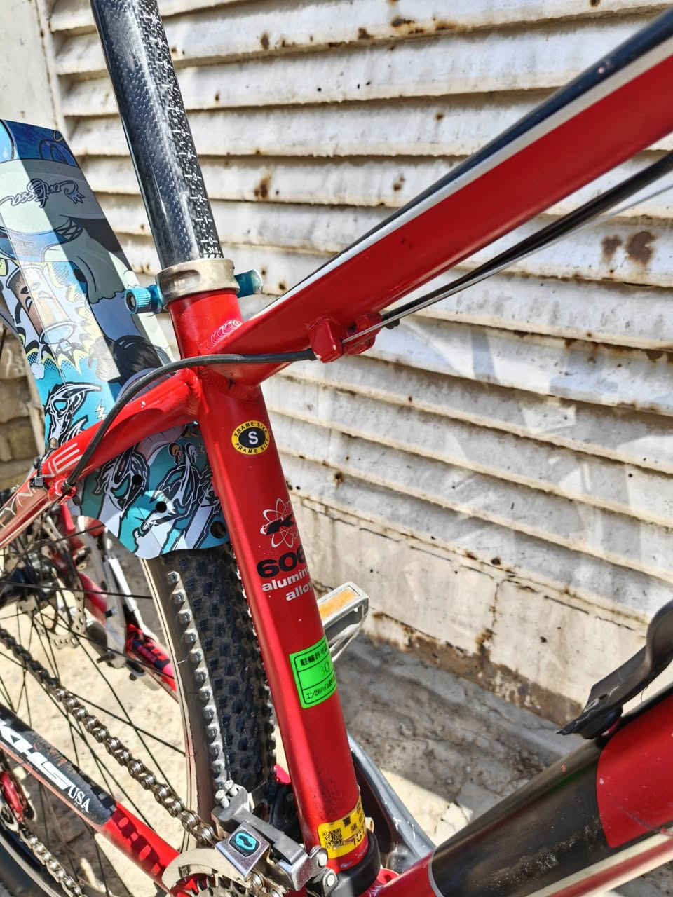 KSH USA  امريكي 
حجم 29 سايز S 
دبل ثكيل وخفيف 
تايرات MTB  
Speed 3×8 
بوري كاربون فايبر  
جاملغات ورقية ماركة
بريكات دسك 
سيت كروب شيمانو
ويالة بيم كوك شفت
جرس اصلي 
فريم المنيوم وزنة خفيف 
السعر 275 بغداد شعب شارع الصحة ***********
