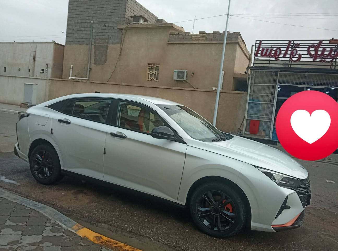 السلام عليكم شاين A3 كفاله مديل 24 محرك 1500بصمتين بيها 6نمر رياضي السياره جديده رقم بصره ابسمي بكانها بصره الزبير رقمي ***********السعر خاص
