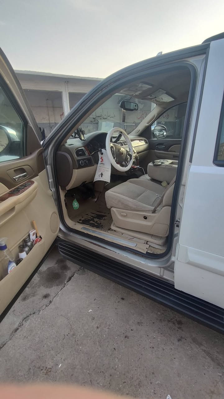 جمسي 2007 اصوليه بسمي جاملغ امامي بدون حادث شمباني مصبوغه ابيض سنويه ل 27 بصره اجره مصفره مرور وهيئه كير مكينه اكسل مكفولات 160 وبيهه مجال *********** مكاني بغداد او موصل
